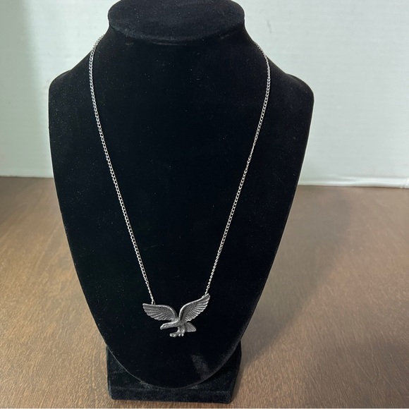 Silver tone eagle fashion necklace - Picture 2 of 6